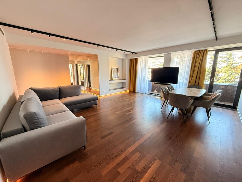 Floreasca, apartament 3 camere, garaj, 104 mp.